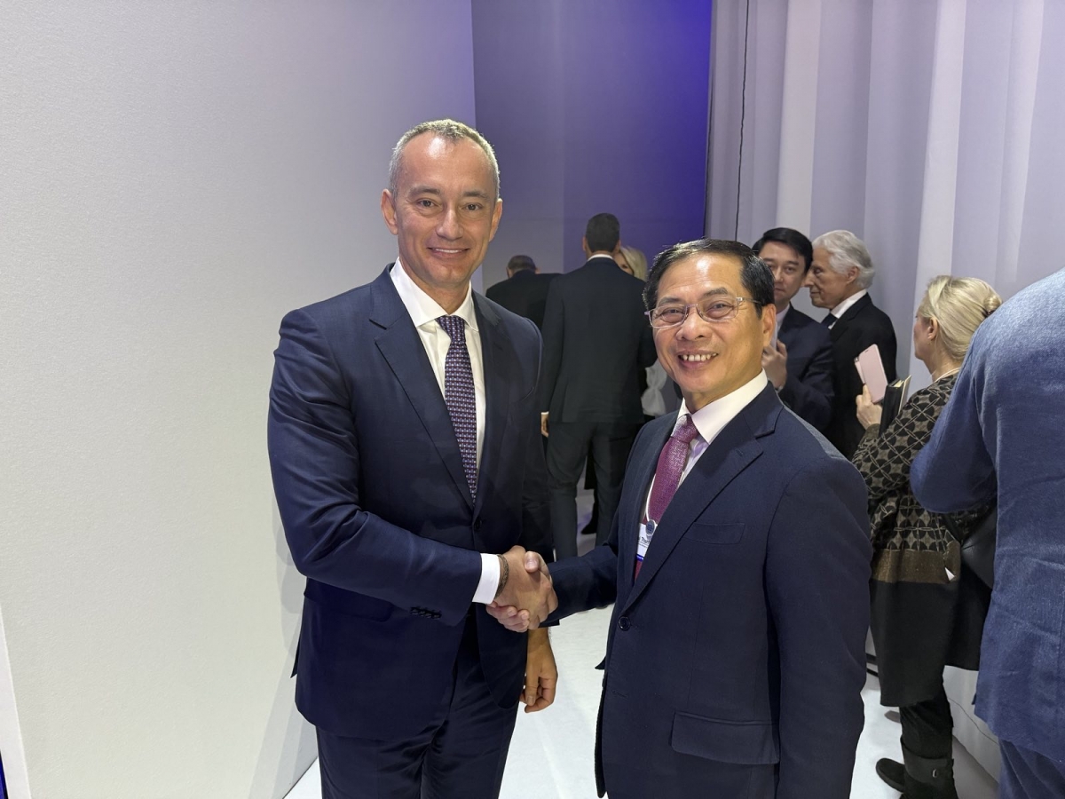 Phó Thủ tướng dự Lễ ký Hiến chương Hội đồng Hòa bình về chấm dứt xung đột tại Gaza