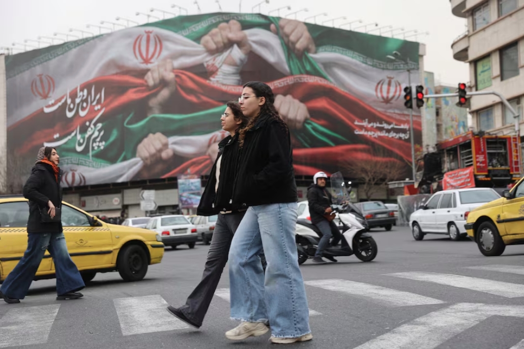 Ong trump noi ham doi my dang huong ve phia iran hinh anh 1