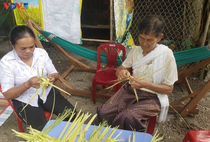 ka tum cake blends khmer culinary craft and cultural belief picture 2