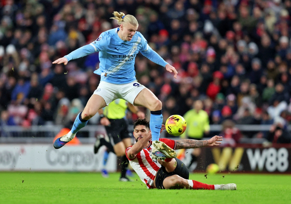 Hàng công của Man City bất lực trước hàng phòng ngự chặt chẽ của Sunderland.
