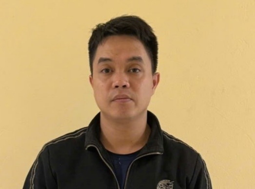 khoi to giam doc cong ty tuong ot ngan ha hinh anh 2