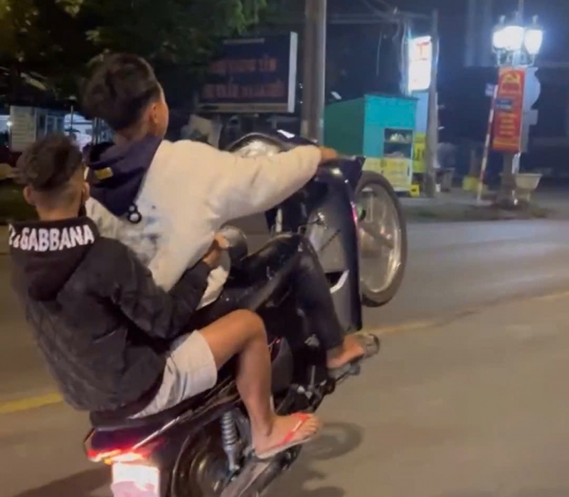 Làm rõ hành vi tụ tập gây rối trật tự lúc nửa đêm trên Quốc lộ 20