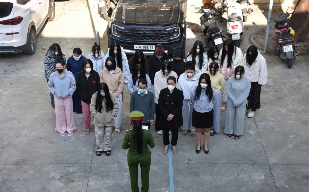 Công an Đà Nẵng triệt xóa 2 tụ điểm hoạt động mại dâm quy mô lớn