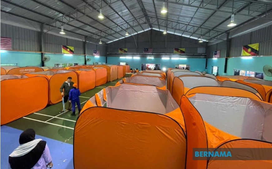 Gần 3.500 người sơ tán, 35 trường học đóng cửa vì lũ lụt và sạt lở đất ở Malaysia