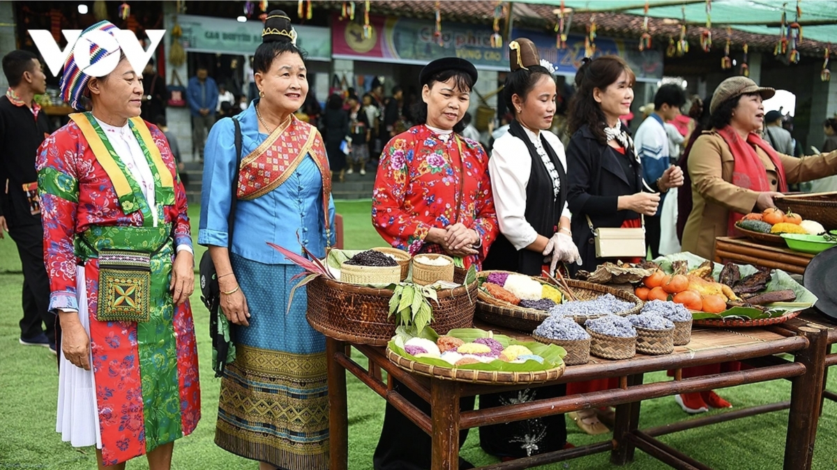 highland market fair welcomes new year in hanoi picture 2