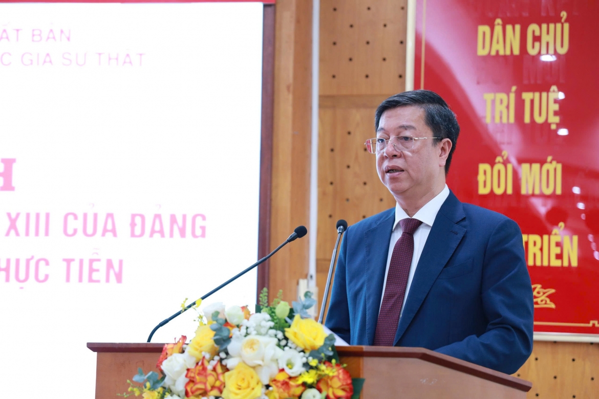 ra mat sach cua nganh tuyen giao va dan van chao mung Dai hoi xiv cua Dang hinh anh 2