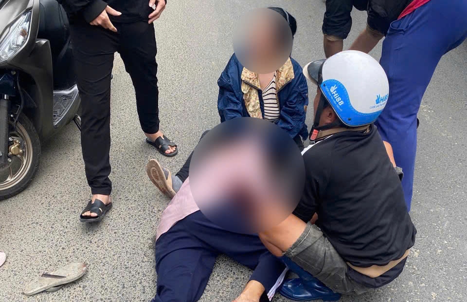 Bắt nam thanh niên đâm bạn trai của mẹ tử vong