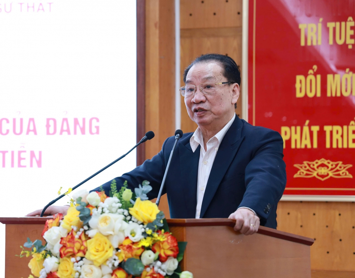 ra mat sach cua nganh tuyen giao va dan van chao mung Dai hoi xiv cua Dang hinh anh 4