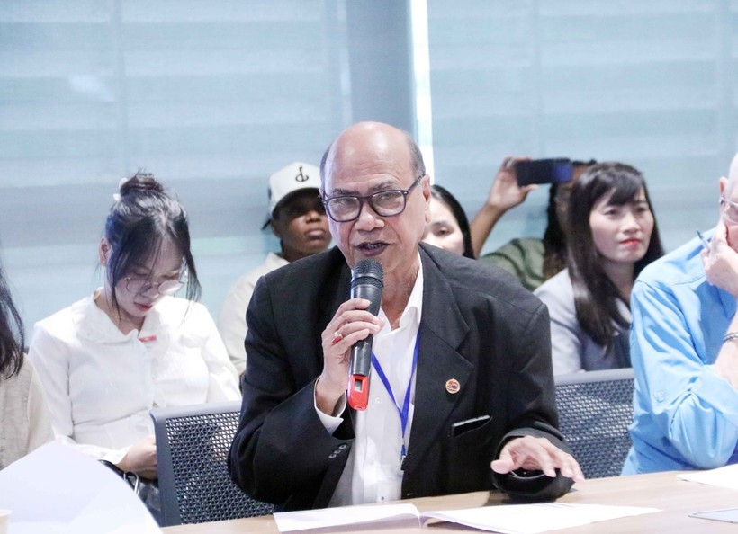 14th party congress vietnam - positive factor for peace, sustainable development picture 1