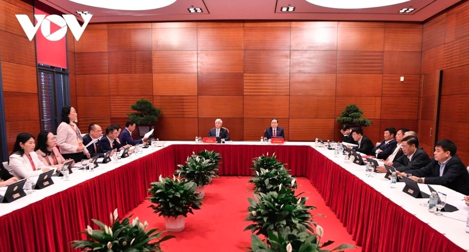 group discussions on documents submitted to 14th national party congress picture 6