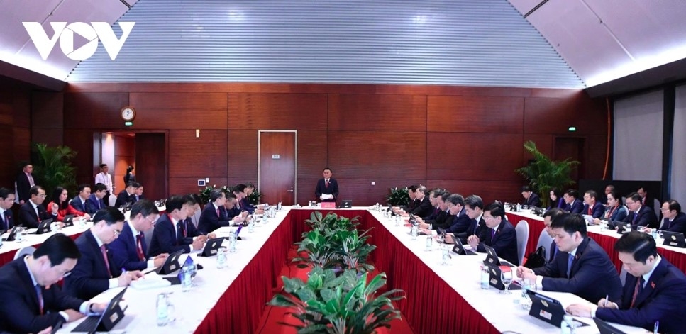 group discussions on documents submitted to 14th national party congress picture 9