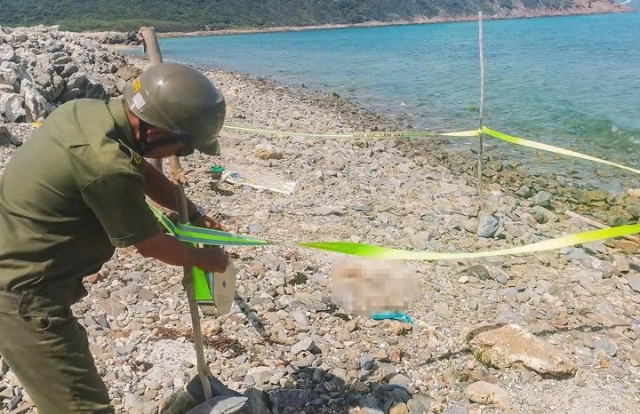 Phát hiện một đoạn chân nghi của nam giới, dạt vào khu vực bờ biển Khánh Hòa