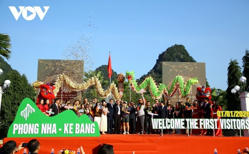 positive signals for nationwide tourism as vietnam welcomes its first visitors of 2026 picture 6