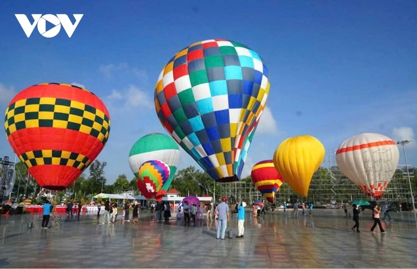 positive signals for nationwide tourism as vietnam welcomes its first visitors of 2026 picture 2