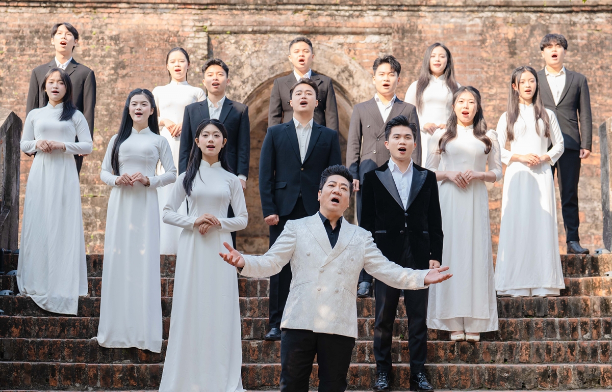  Dat nuoc hom nay ban truong ca hon 8 phut chao mung Dai hoi xiv cua Dang hinh anh 2