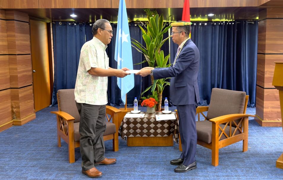 Đại sứ Phạm Thanh Bình trình Quốc thư lên Tổng thống Liên bang Micronesia