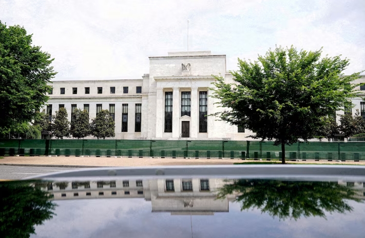 Cục dự trữ liên bang Mỹ giữ nguyên lãi suất, bất chấp sức ép từ Tổng thống Trump