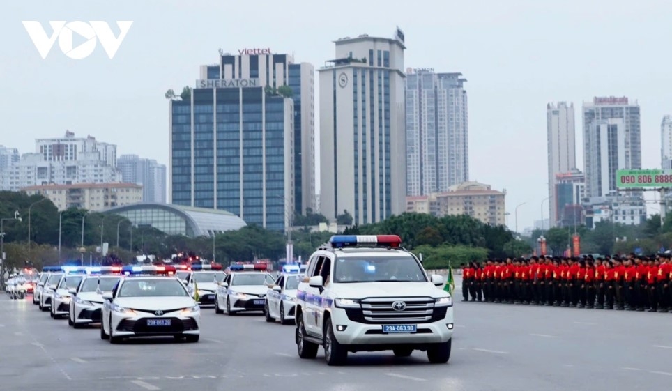hanoi police rehearse security plans for the 14th national party congress picture 7