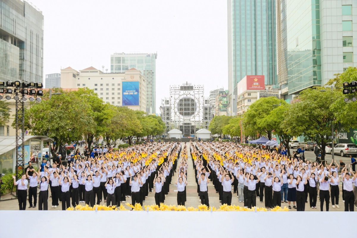 tp.hcm ky niem 76 nam ngay truyen thong hoc sinh, sinh vien hinh anh 1
