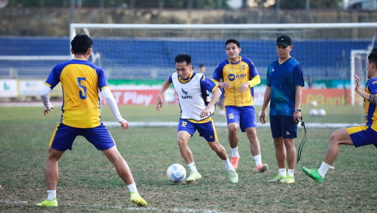 ket qua bong da hom nay 31 1 ha noi fc thang de slna o vong 12 v-league hinh anh 3