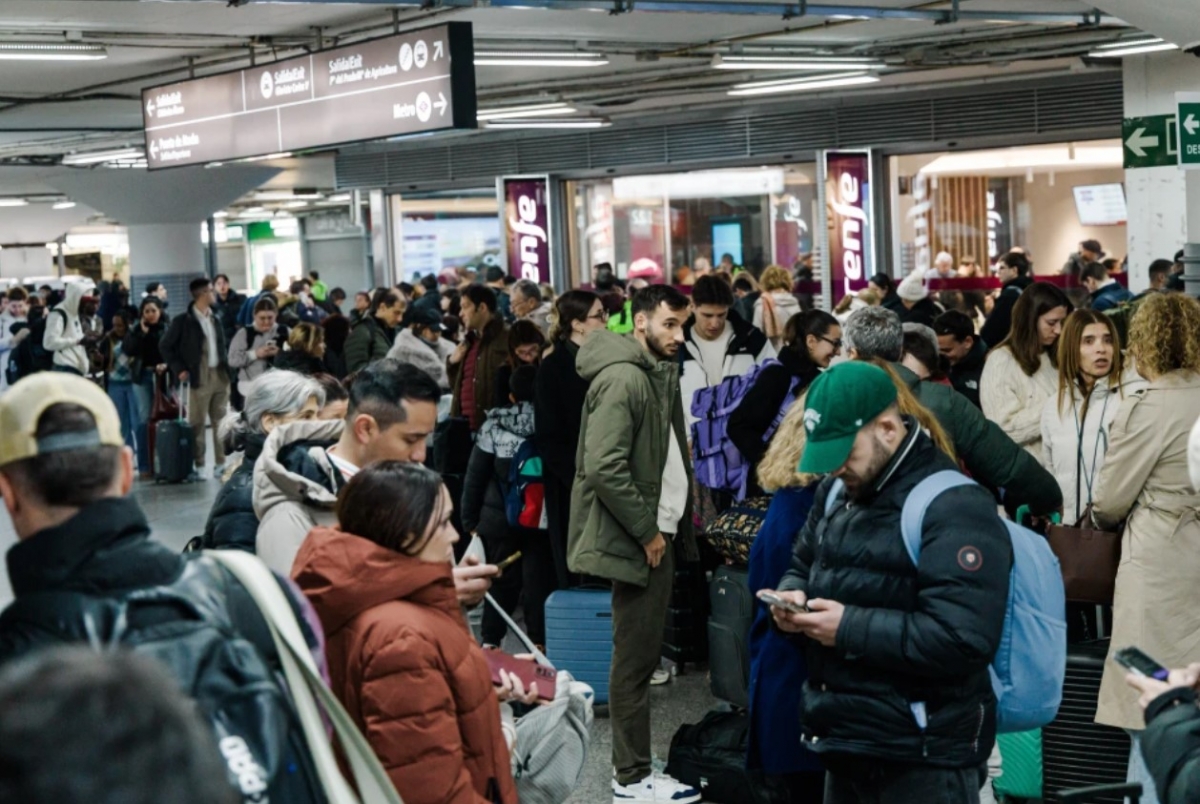 Ít nhất 20 người thiệt mạng trong vụ tai nạn đường sắt kinh hoàng ở Tây Ban Nha