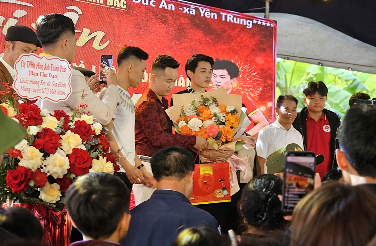 Bữa tiệc tri ân đậm nghĩa tình nơi quê nhà Đình Bắc