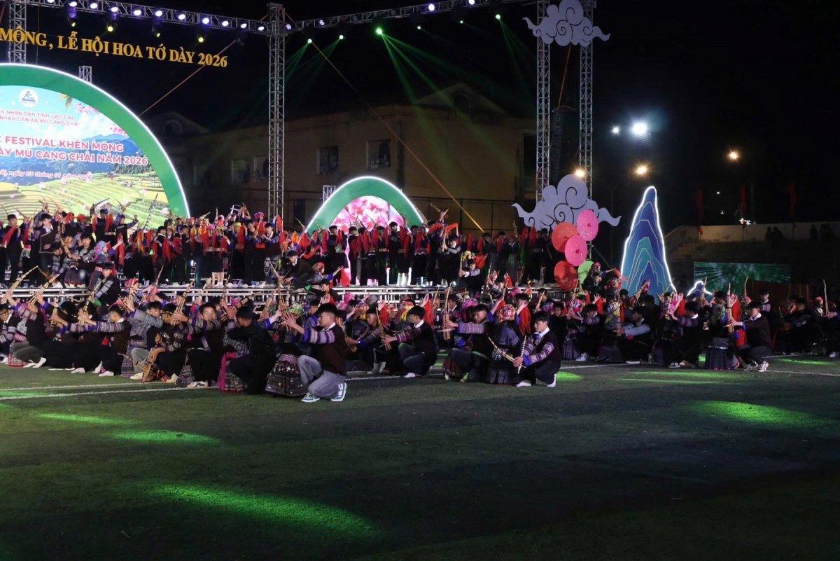 tung bung le hoi khen hoa o vung cao mu cang chai hinh anh 2