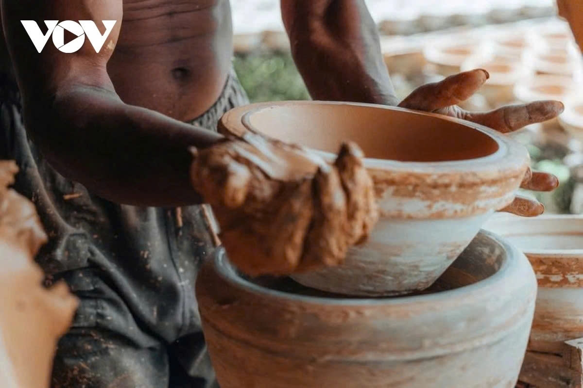 tay ninh pottery reviving beauty from dormant clay picture 2