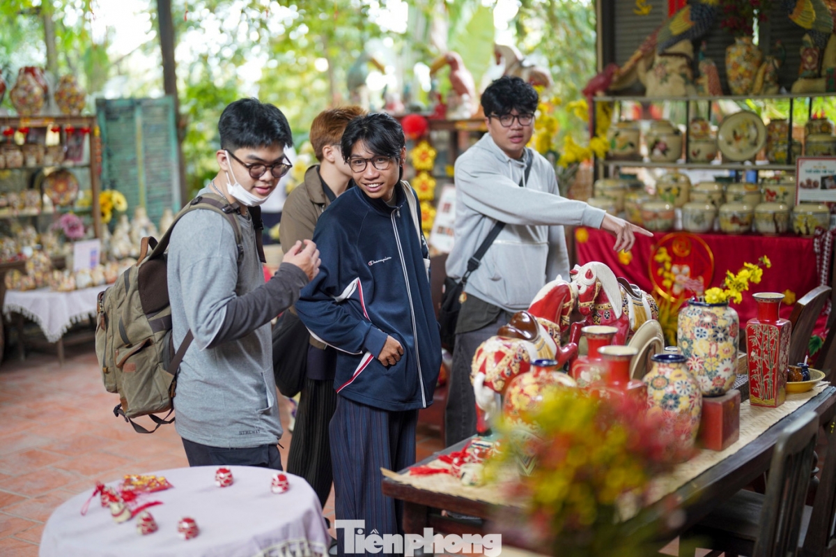 a closer look at a unique collection of ceramic horses for tet picture 2