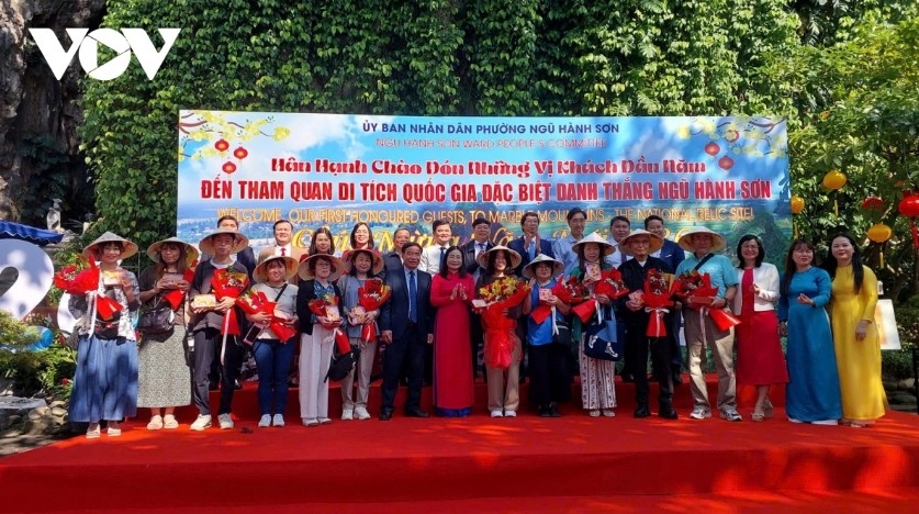 positive signals for nationwide tourism as vietnam welcomes its first visitors of 2026 picture 1