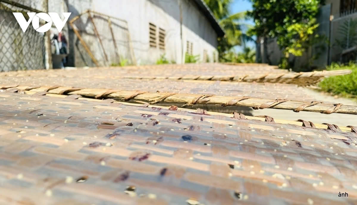 200-year-old rice paper village busy preparing for tet picture 13