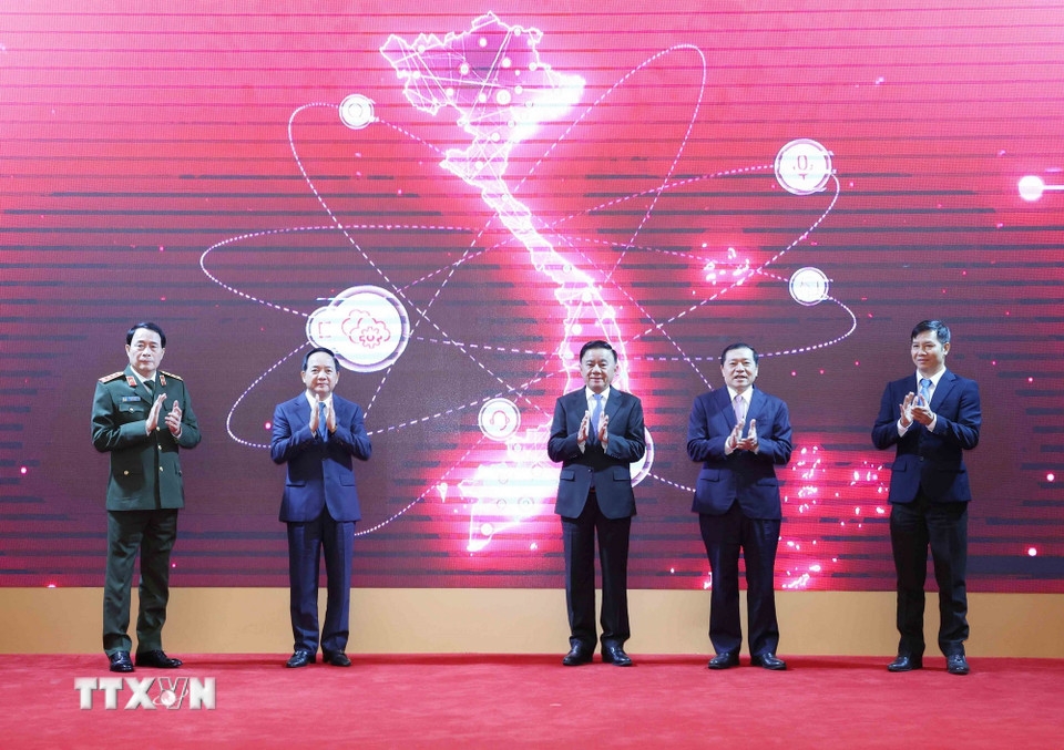 thuong truc ban bi thu du le ra mat ung dung di dong tuyen giao va dan van hinh anh 2
