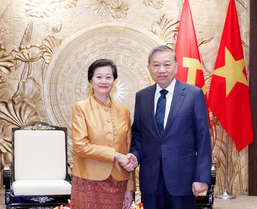 party chief hosts outgoing cambodian ambassador picture 1