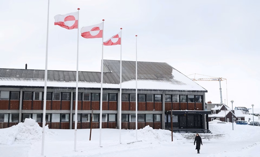 greenland khang dinh phai duoc nato bao ve, bac bo moi y dinh tiep quan cua my hinh anh 1