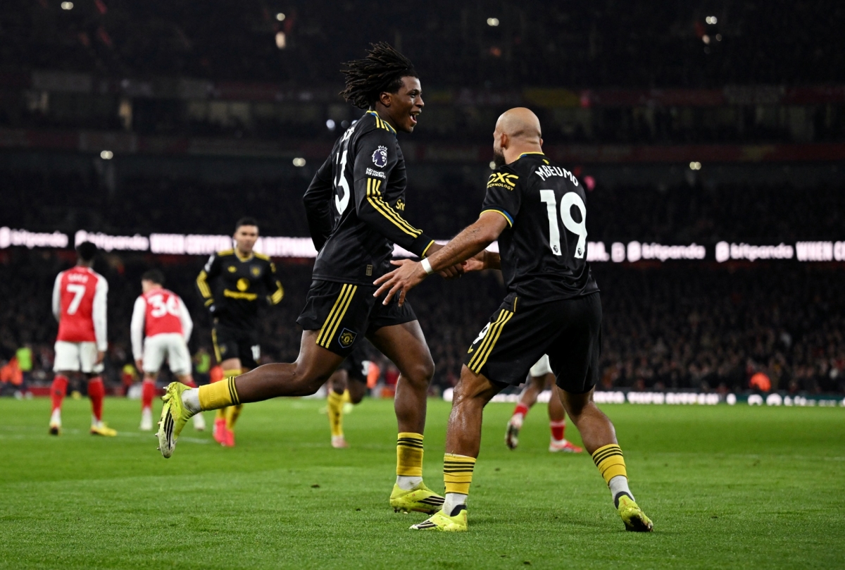 ket qua bong da vong 23 ngoai hang anh rang sang 26 1 mu da bai arsenal hinh anh 24