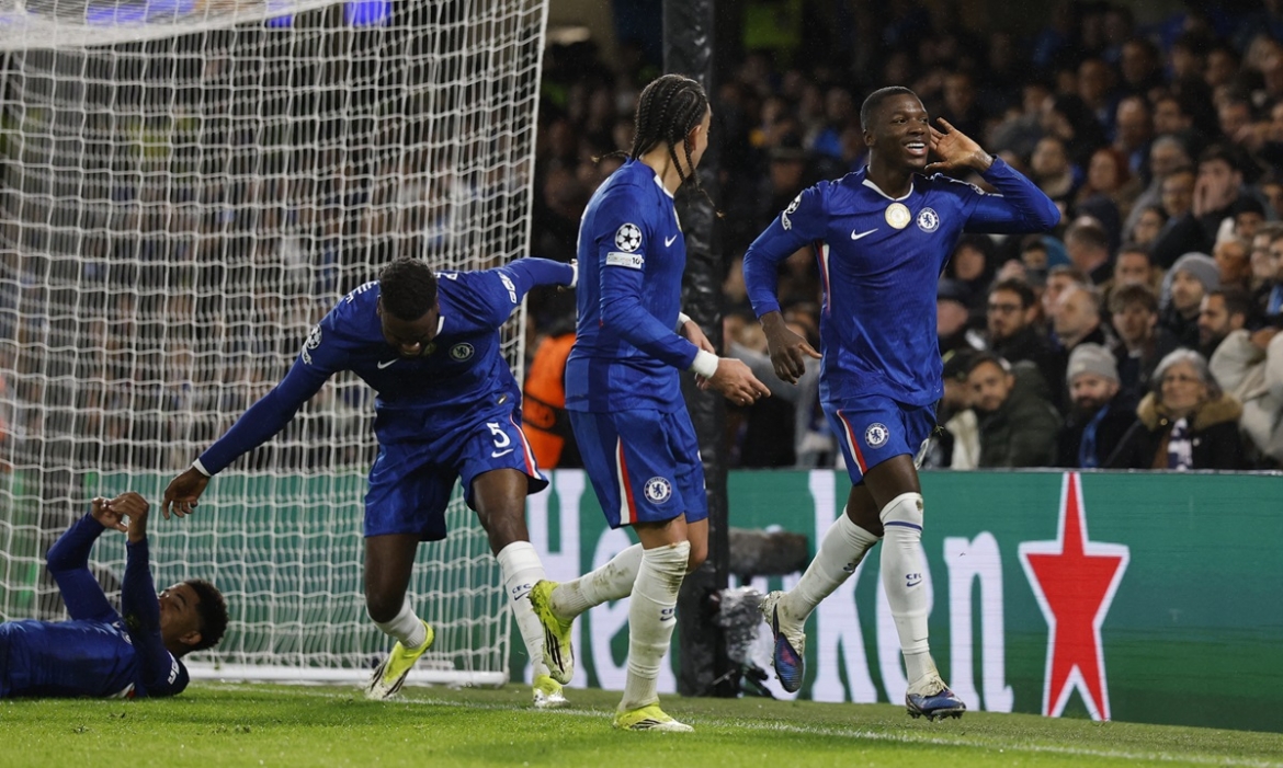 ket qua ngoai hang anh hom nay 25 1 chelsea thang de, tam vao top 4 hinh anh 3