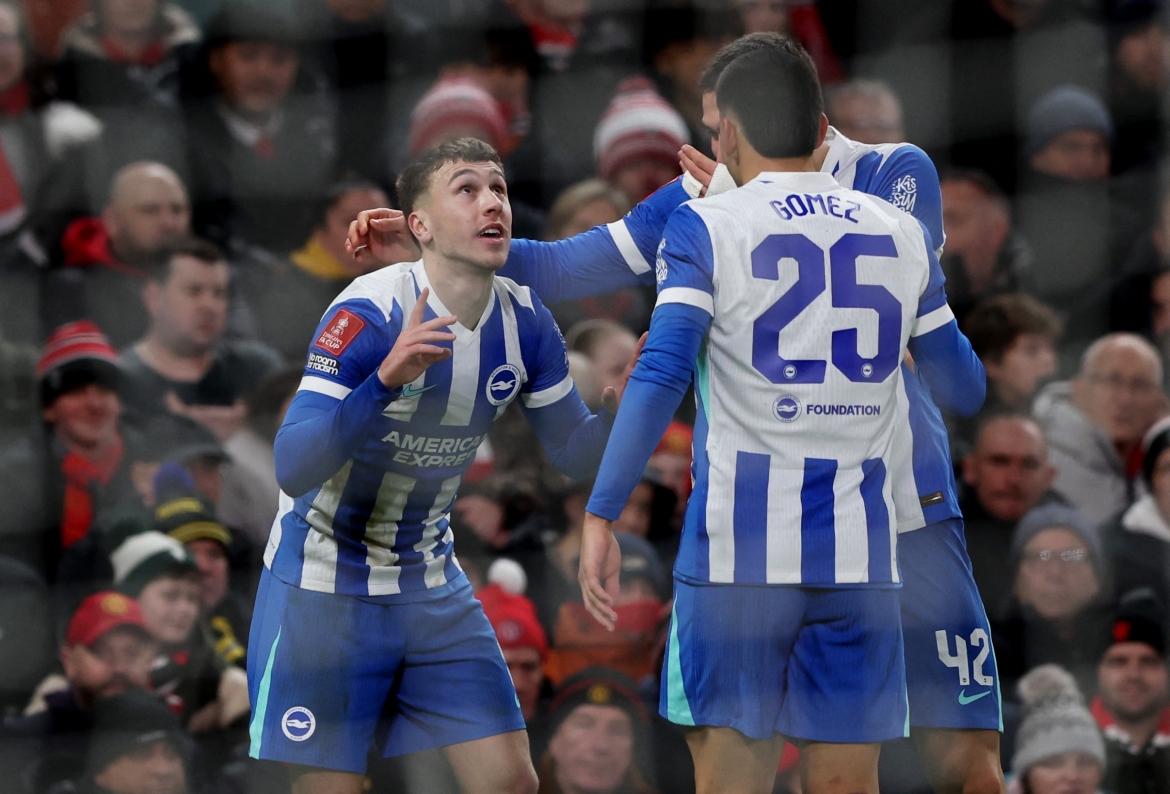 ket qua bong da hom nay 12 1 mu thua brighton, bi loai o fa cup hinh anh 23