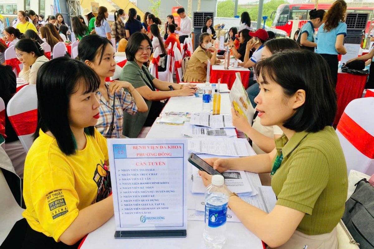 gioi tre va niem tin vao nhung co hoi lon mo ra tu Dai hoi xiv cua Dang hinh anh 1