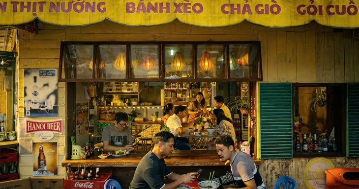 images of vietnam briefly appear in kim seon ho k-drama picture 1