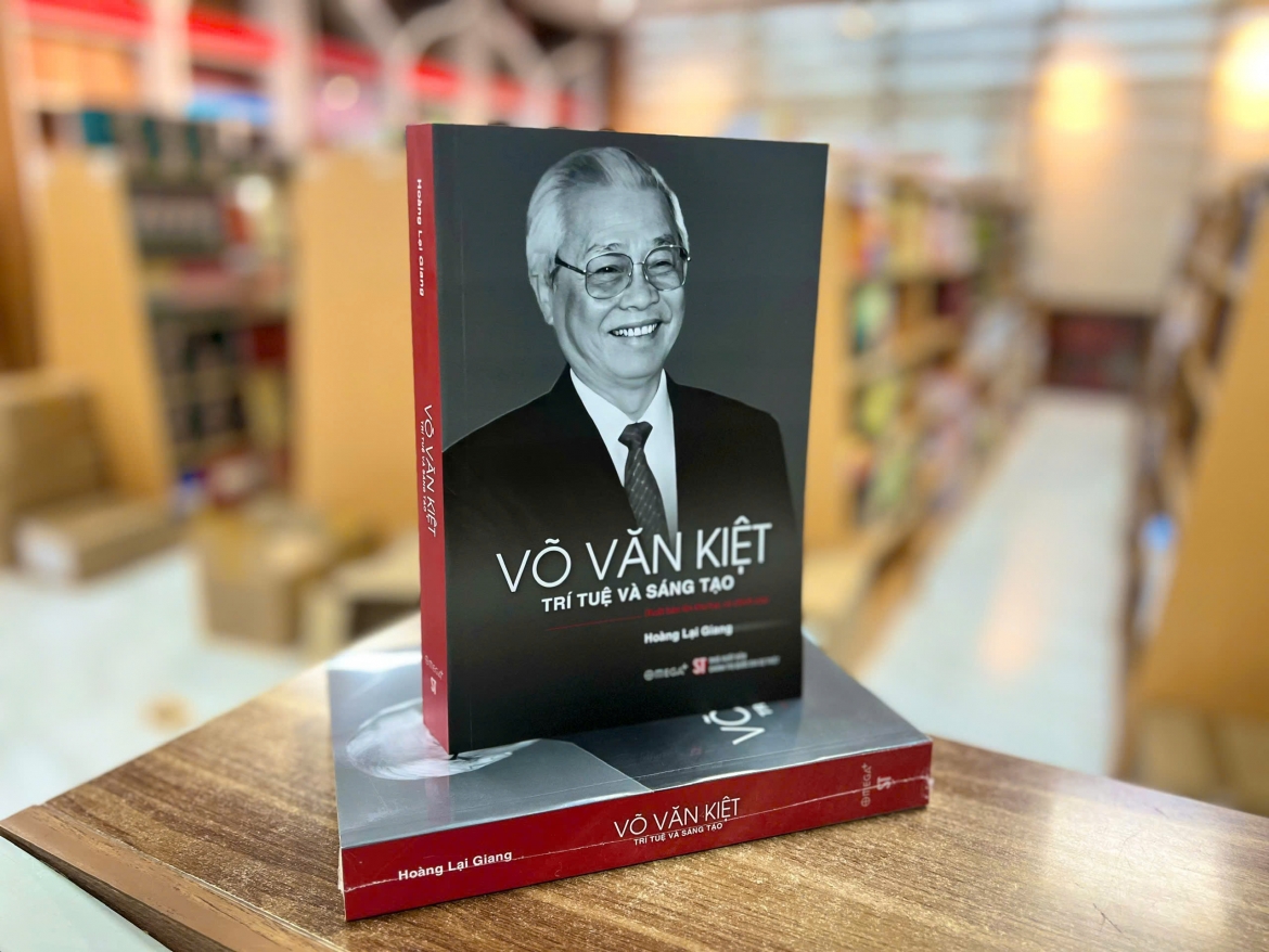 vo van kiet - nha lanh dao khong ngung hoc hoi tu thuc tien hinh anh 1