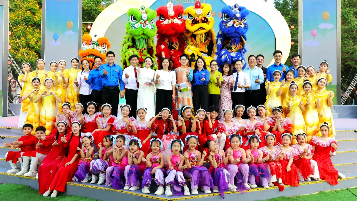 Thiếu nhi Cần Thơ vui Tết sum vầy, hạnh phúc