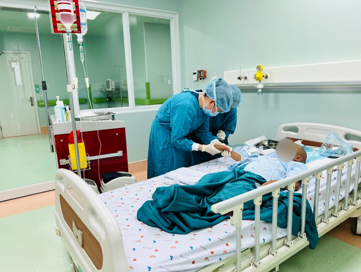 Ghép tế bào gốc thành công, cứu sống bệnh nhi suy tủy mức độ nặng