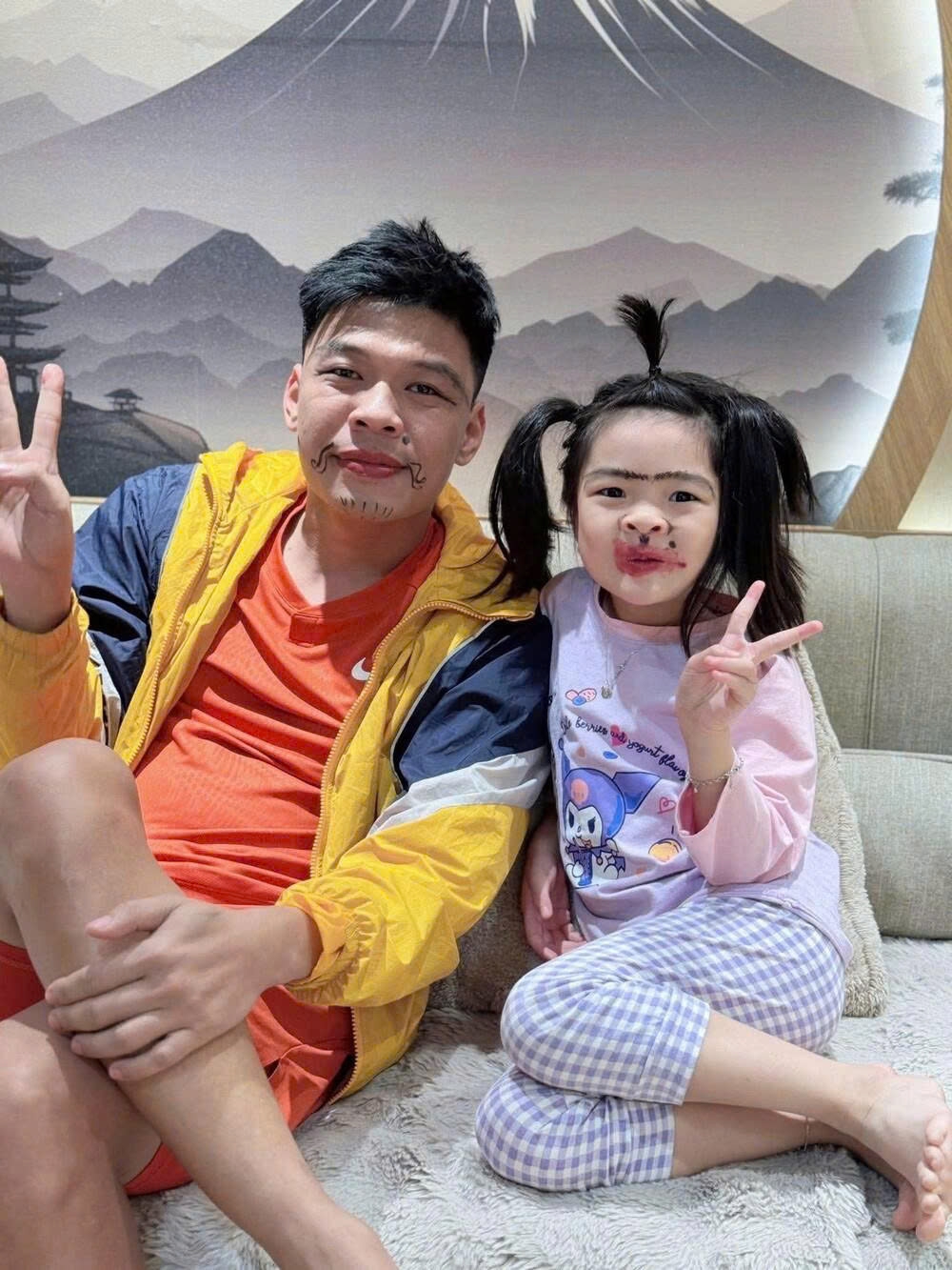 sao viet 4 1 diep lam anh danh ky nghi dau nam ben hai con hinh anh 7