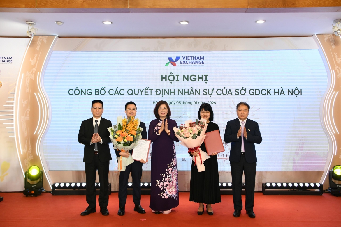 hnx bo nhiem tong giam doc, kien toan nhan su cap cao hinh anh 1