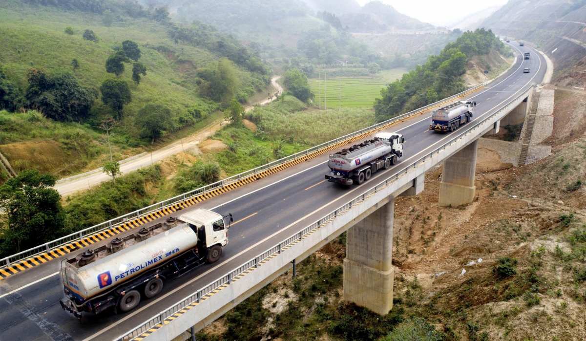 petrolimex - hanh trinh 70 nam cua mot thuong hieu quoc gia hinh anh 2