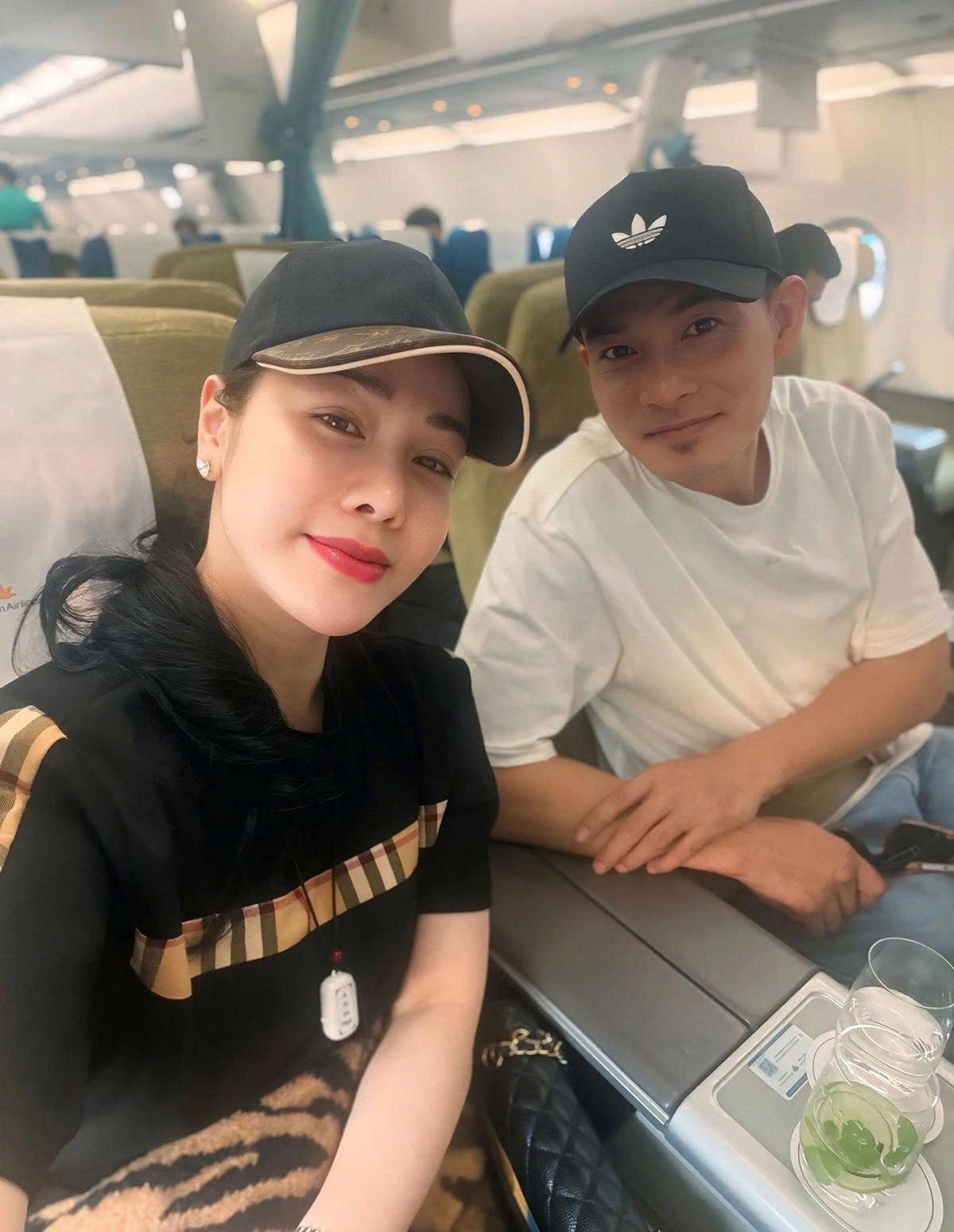 sao viet 18 1 vo chong dien vien thanh hien mung day thang con trai hinh anh 4