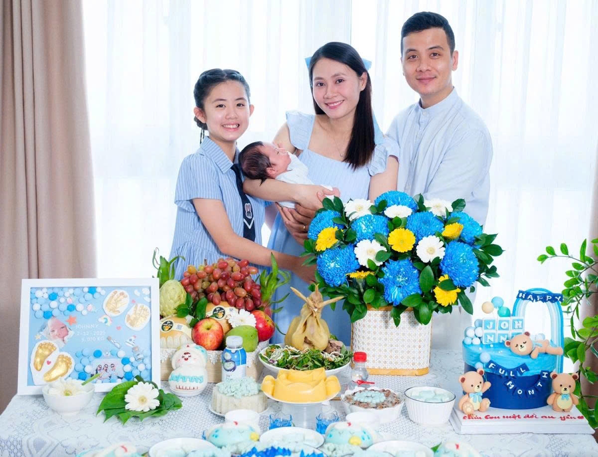 sao viet 18 1 vo chong dien vien thanh hien mung day thang con trai hinh anh 1