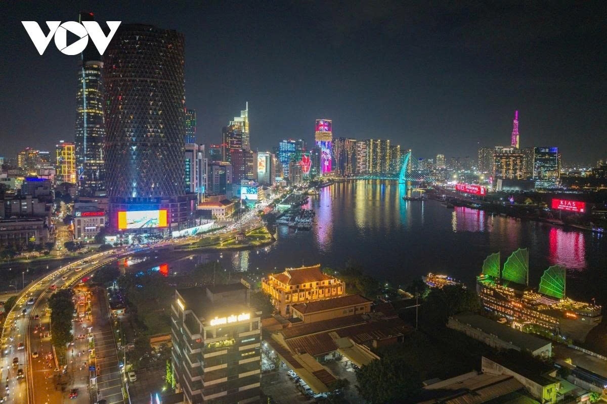 Việt Nam hoàn toàn có thể phát triển kinh tế lấy tài chính làm trụ cột lâu dài