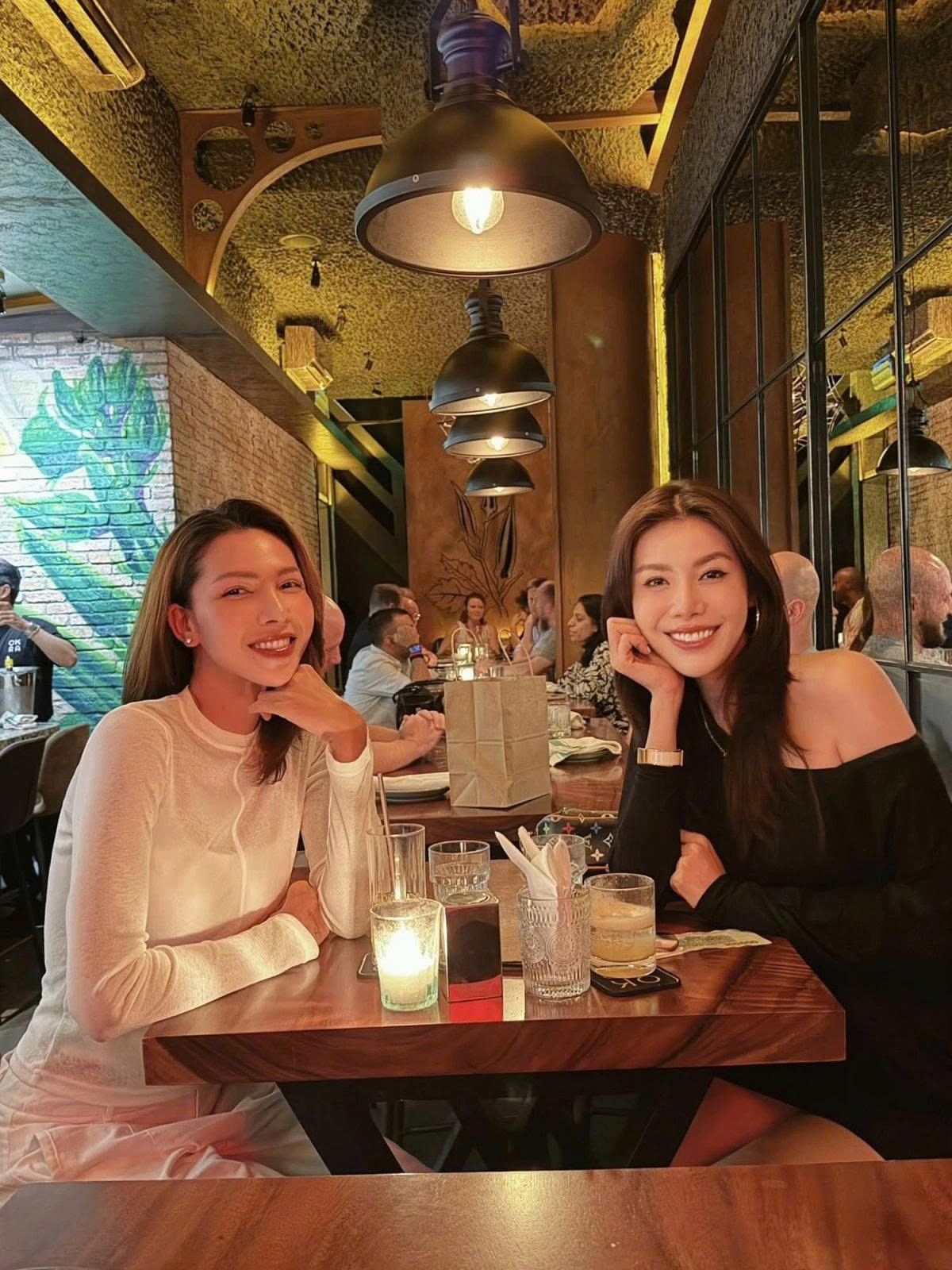 sao viet 31 1 dien vien huong giang tinh tu ben chong hon 11 tuoi hinh anh 4