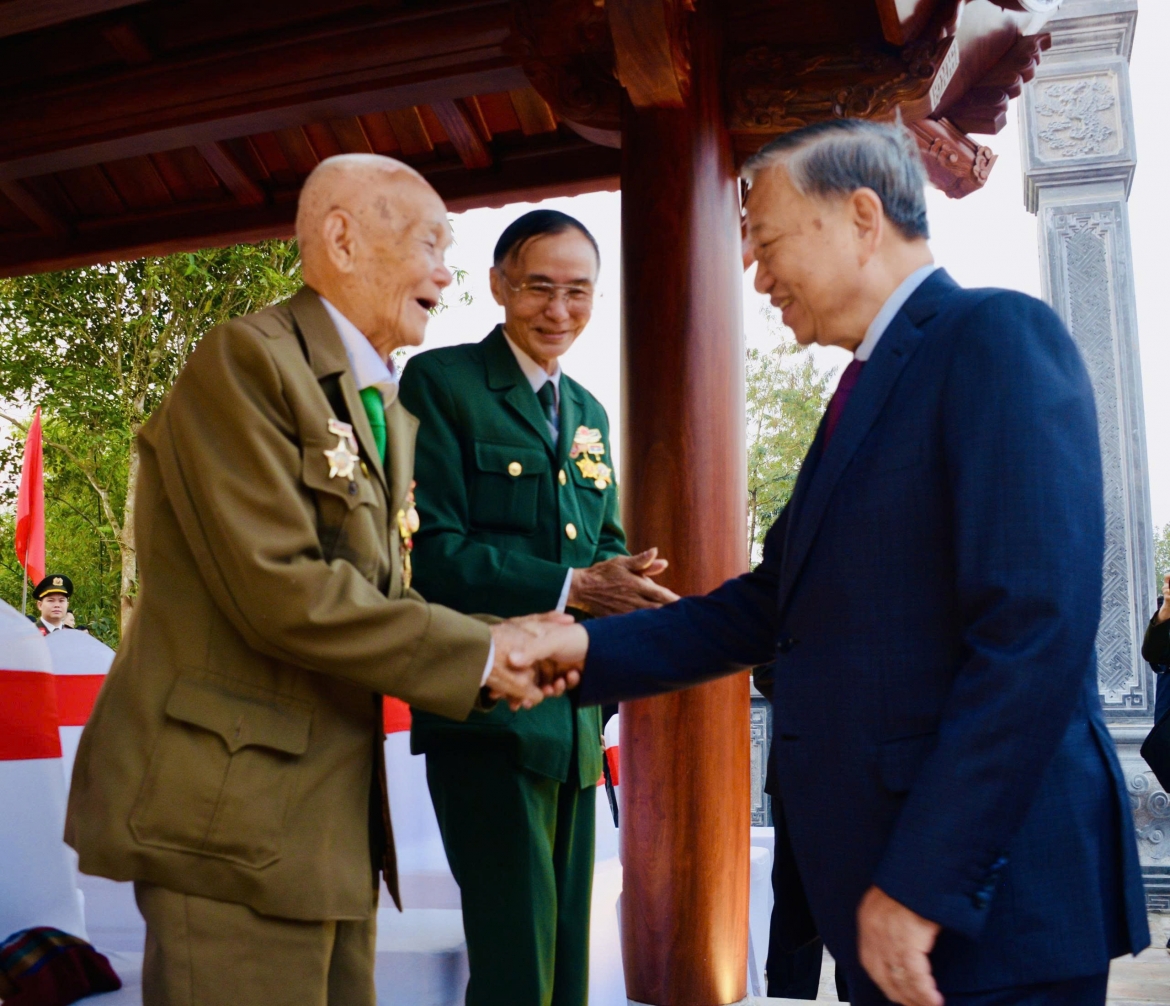 tong bi thu du le khanh thanh nha tuong niem chu tich ho chi minh tai Dien bien hinh anh 3